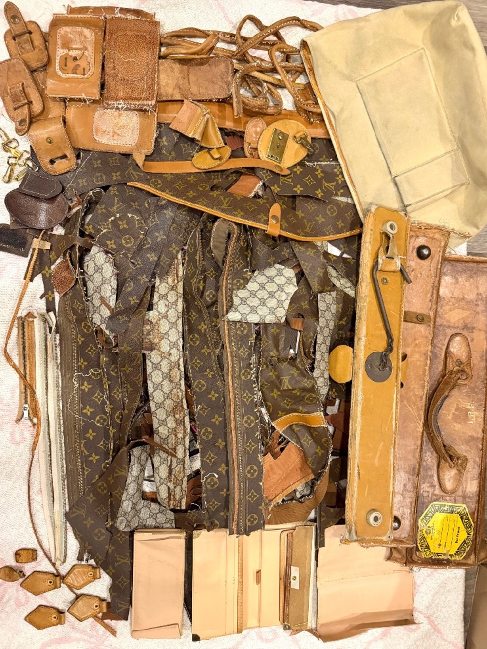 ✨LV Scrap Pieces✨ 💗LARGE LOT💗